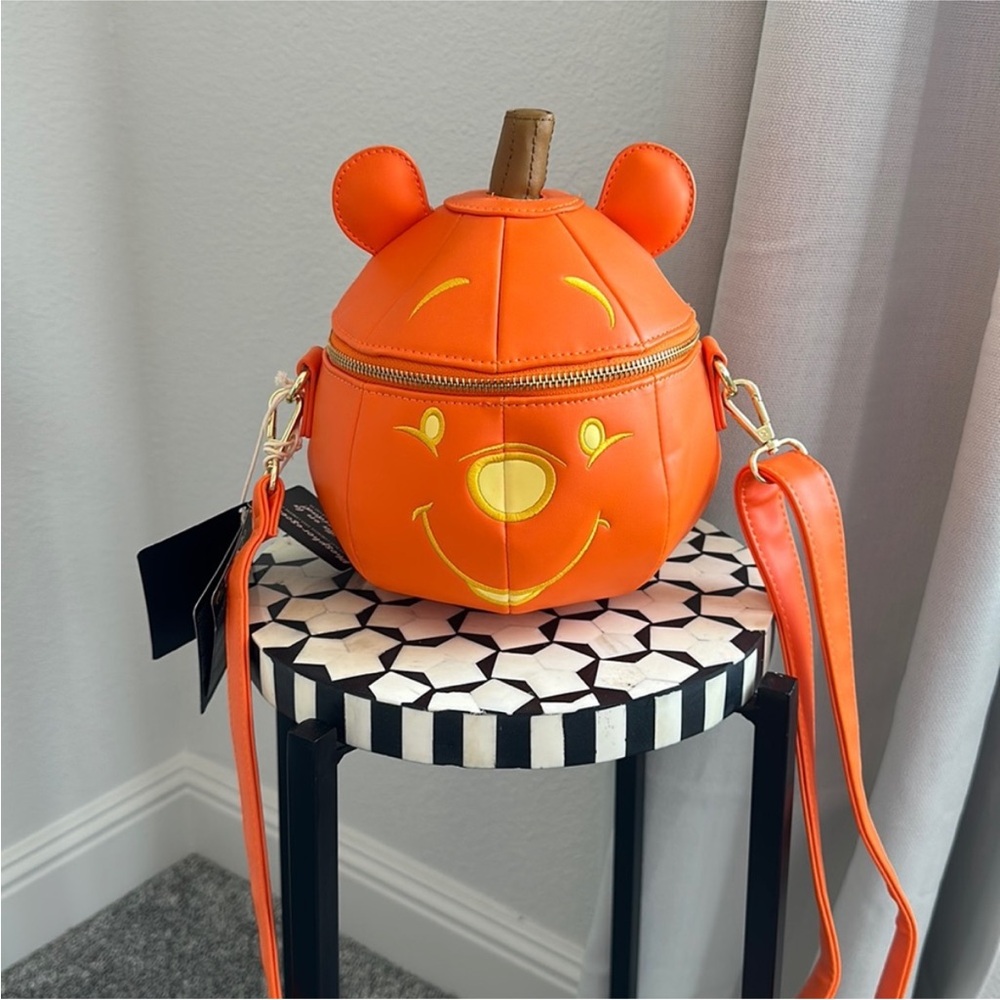 NWT Disney Orange Winnie the Pooh Loungefly Bag